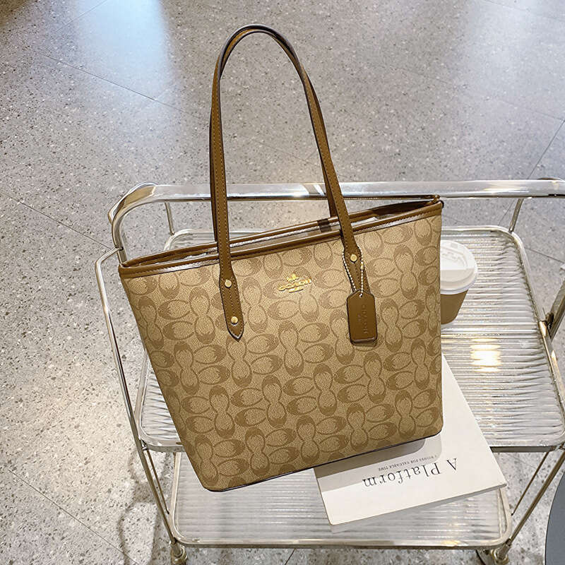 2025 Autumn/Winter New Handheld Large Capacity Tote One Shoulder Versatile Fashion Printed Shopping Style Women's Bag Travel