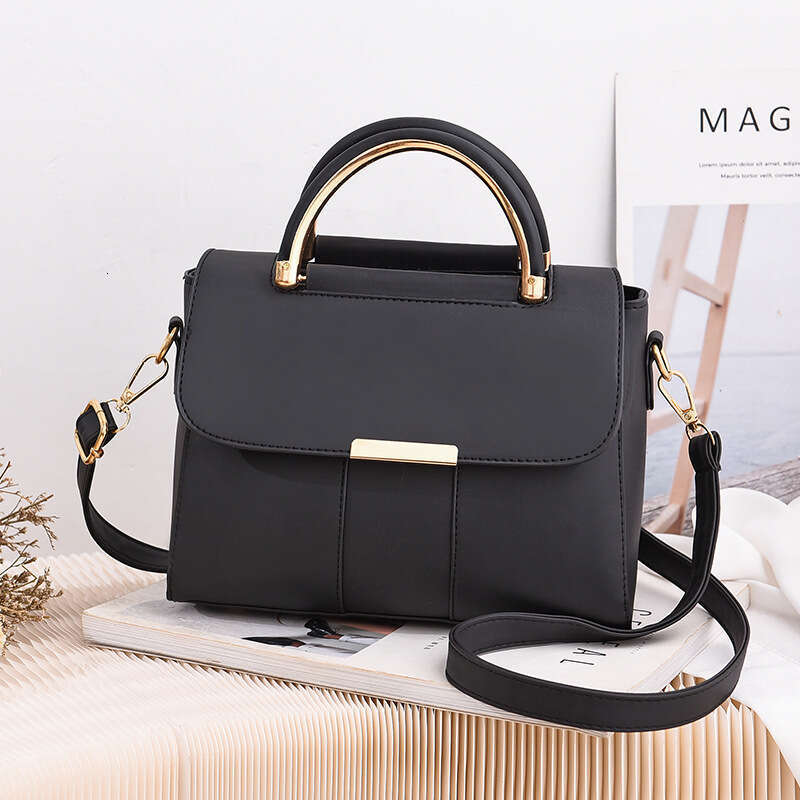 One shoulder crossbody versatile internet famous small bag for women 2025 new trendy Korean version ins stylish handheld fashion simple