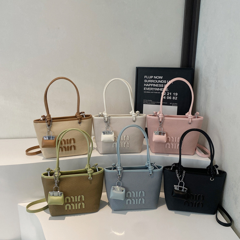 Designer Bag Luxury Bag Exclusive Tote For Women Stylish Summer Shoulder Spacious Versatile Underarm Shoulder Bag Crossbody Purse Free Shipping