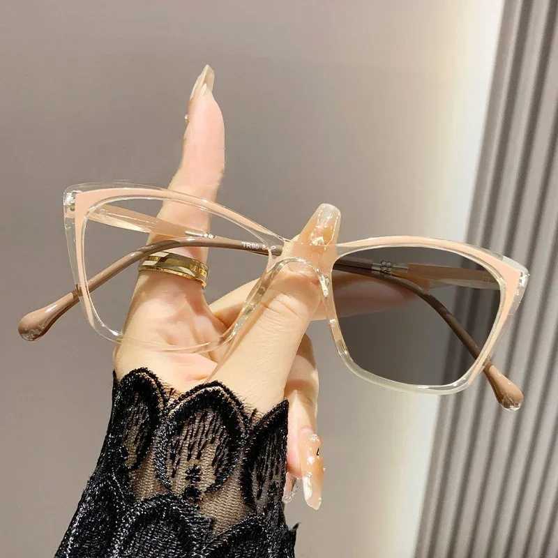 Fashion Women Mens Myopia Glasses with Diopter Blue Light Blocking Photochromic Sunglasses Prescription Near Sight Eyewear -4.0 W250513