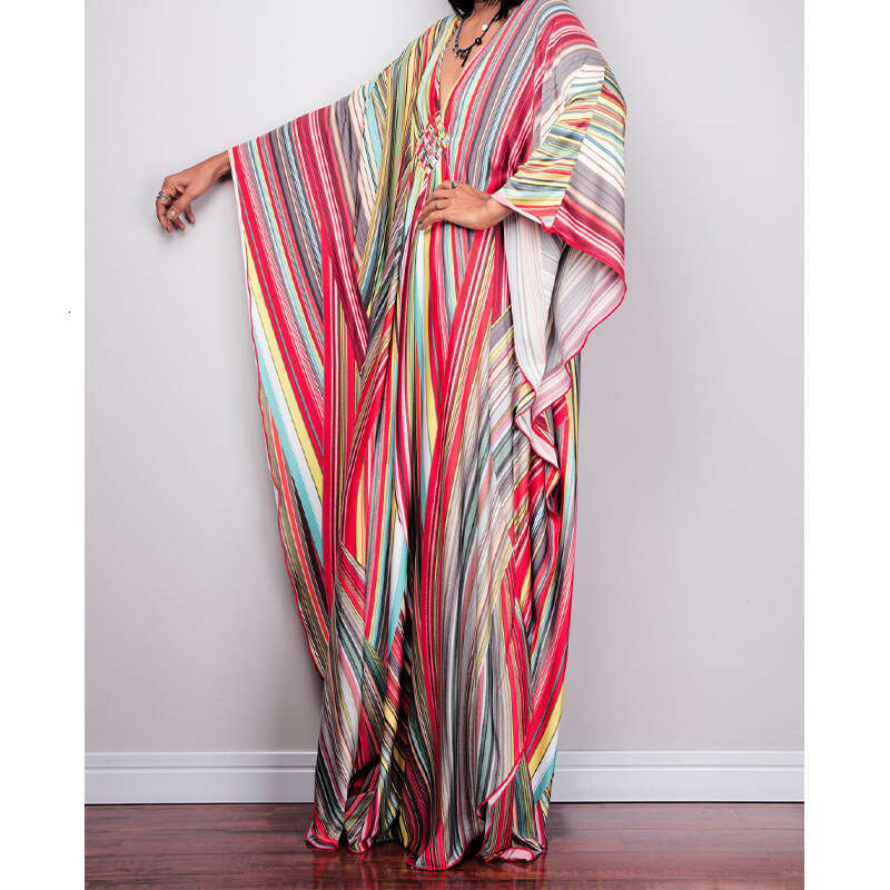 New European and American beach cover shirts for vacation, loose fitting sun protection clothes, bikini robes, 2025 new casual versatile fashion cloth