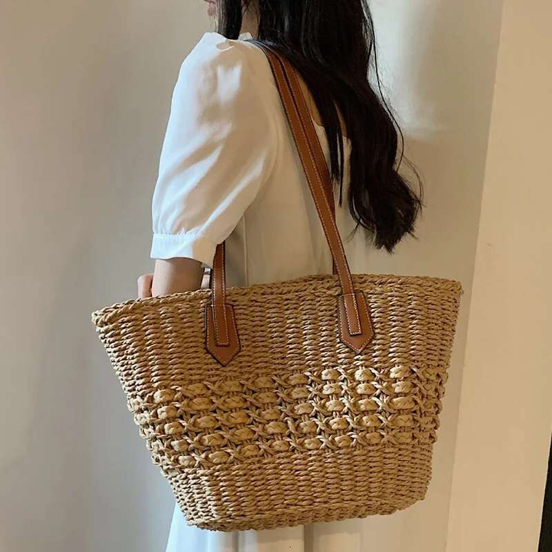 Designer Bag 2025 Summer Handwoven Straw Tote Bags Women Vintage Hollow Out Handbag Basket Rattan Vacation Shoulder Bag For Beach Luxury Bag