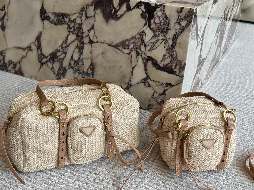 2025 New Commuter Handheld Woven Bag Women's Versatile Small Square Bag Texture Popular Single Shoulder Crossbody Bag