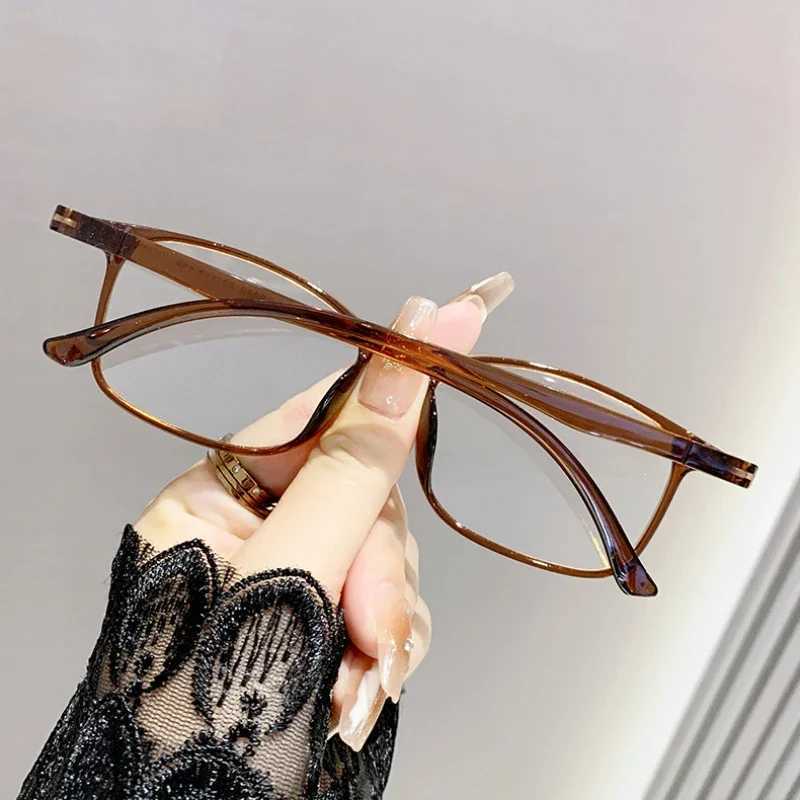2025 Ultralight Square Photochromic Myopia Glasses for Men Women Inddor Outdoor Anti-UV Near Sight Eyewear Retro Eyeglasses W250513