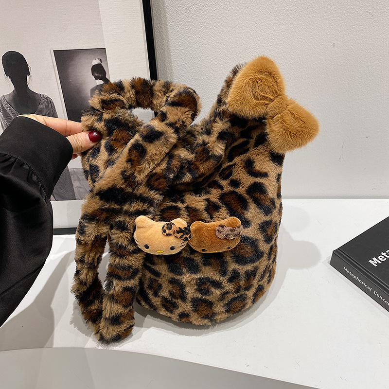 Style Free Delivery Designer Bag Winter Leopard Print Plush For Women 2025 New Fashionable Hand Held Bucket Bag High End Korean Version Single Shoulde