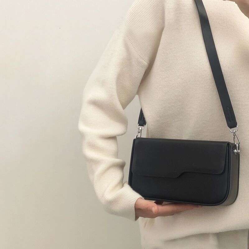 popular high-end texture for women, 2025 new trendy versatile crossbody bags French niche fashion shoulder bags