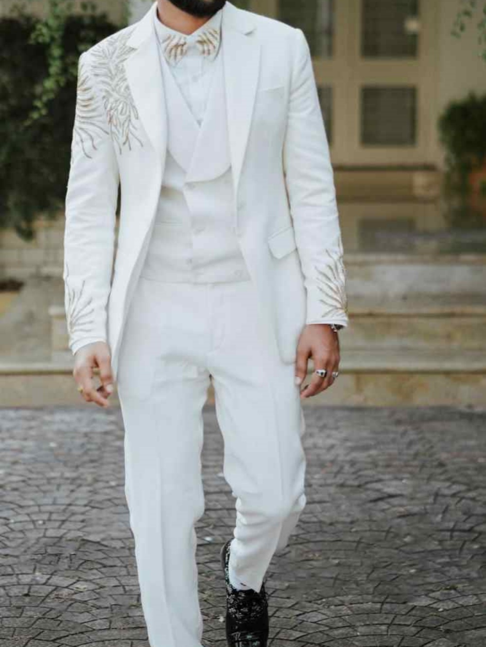 Elegant Appliques Men Tuxedos 2 Piece Set Jacket Pants Notched Lapel Wedding Suits Groom Wear Formal Party Suit Customized