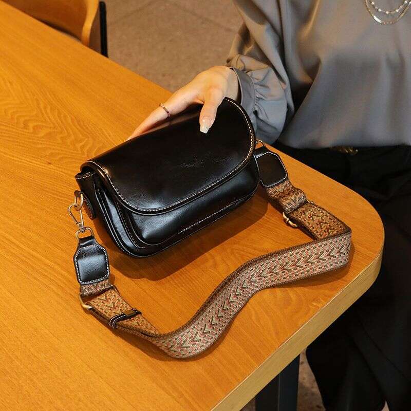 Cowhide leather 2025 popular new fashion small square bag, single shoulder crossbody bag for women