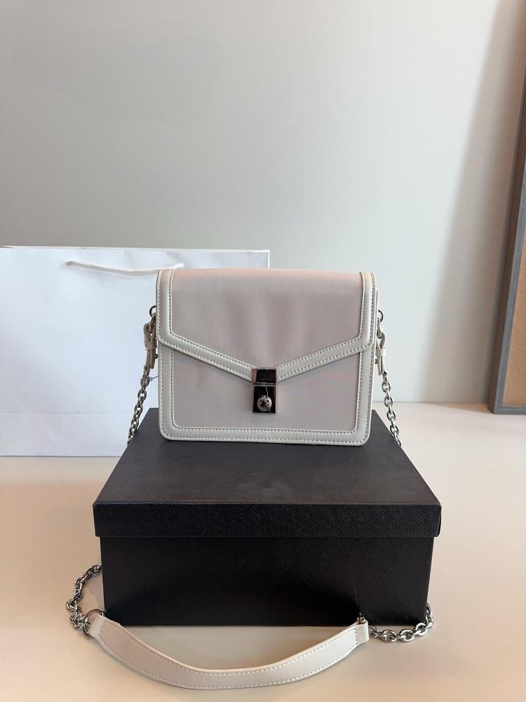 Small square bag, chain link organ bag, double-layer camera bag, one shoulder crossbody bun, mother's coin purse, mobile phone bag, music score b
