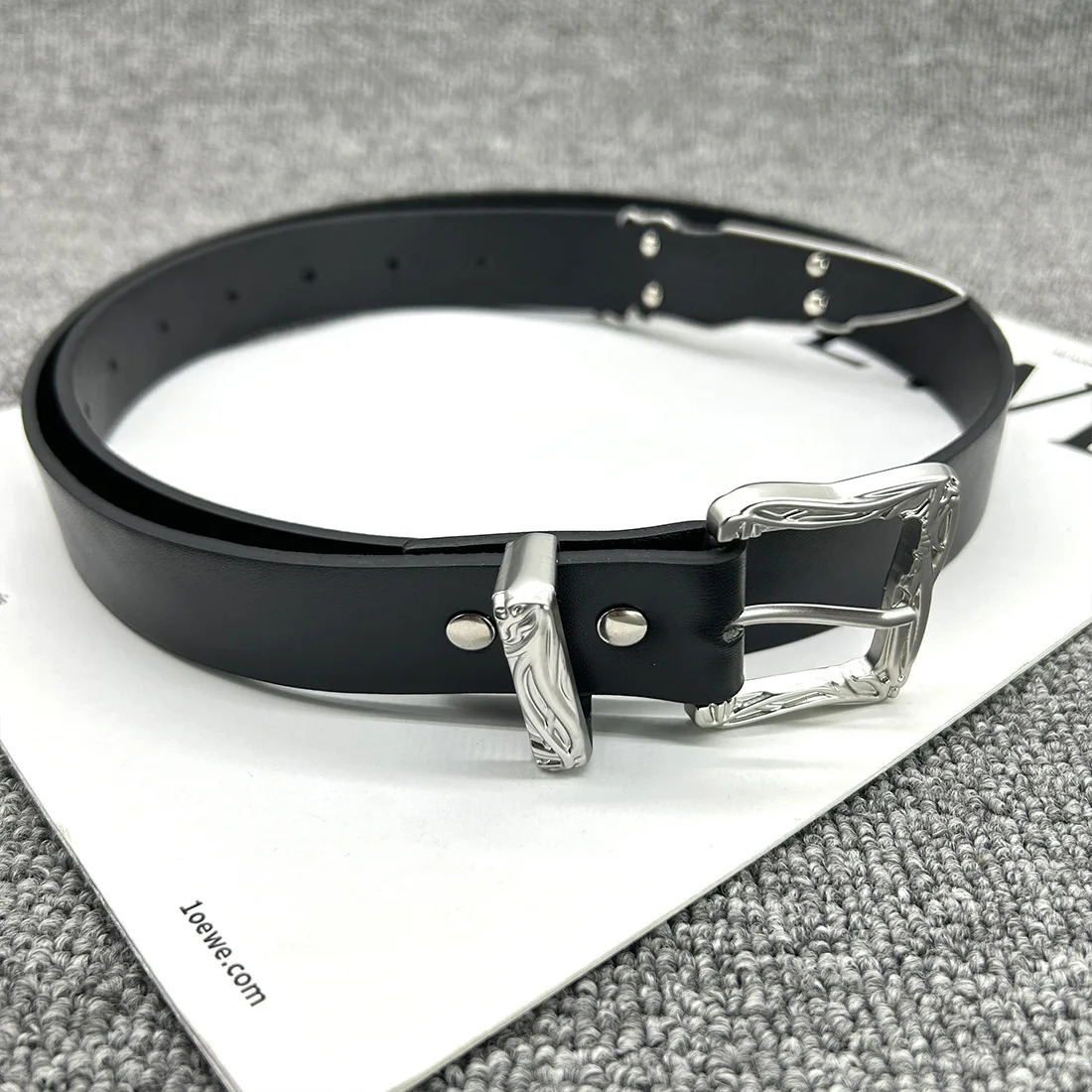 Fashionable gothic punk hip-hop rock style jeans Y2K belt PU leather womens belt retro carved needle buckle men 250512