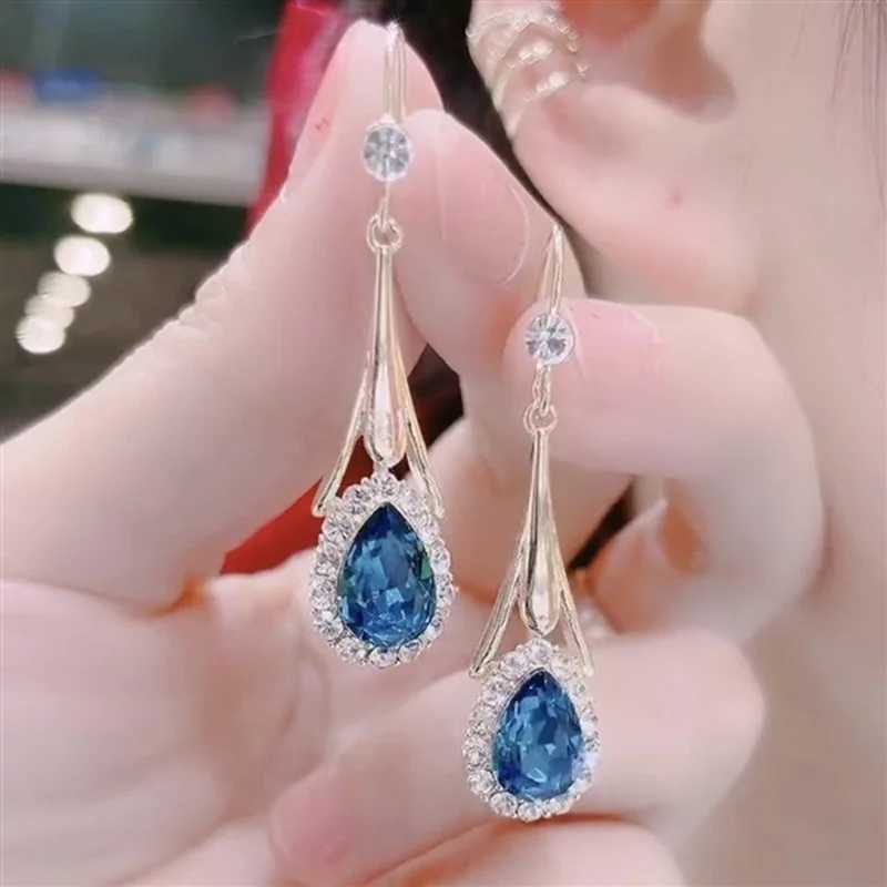 Minimalist Design Hollow Water Drop Earrings for Women Light Luxury Shiny Crystal Pendant Earrings Wedding Jewelry Gifts Y250510