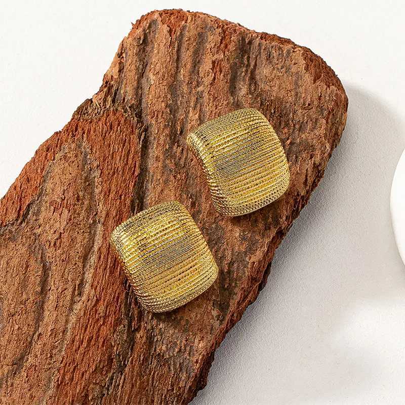 Geometric Vintage Exquisite Stud Earrings Jewelry Trend Fashion Women Gold Color Temperament Simplicity Party Gifts RG0064 Y250510