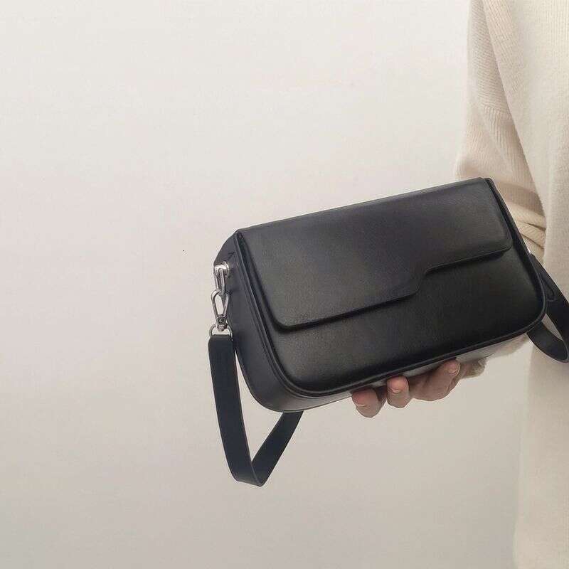 popular high-end texture for women, 2025 new trendy versatile crossbody bags French niche fashion shoulder bags