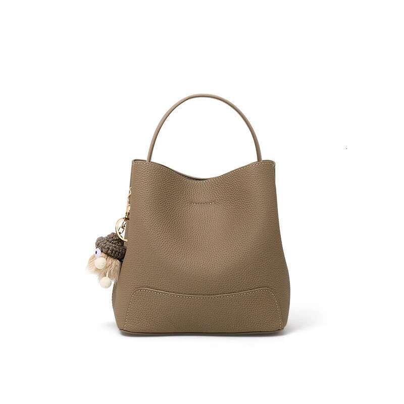 Leather bucket women's 2025 new large capacity shoulder cross-body high-end feeling mother bag