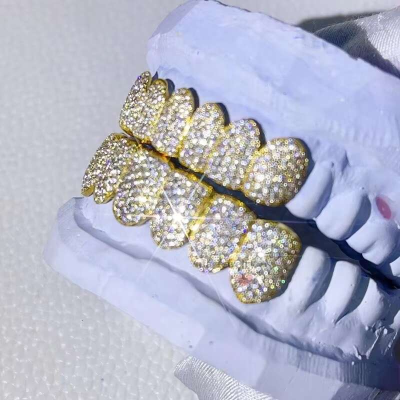 Custom Top 8 Bottom 8 Iced Out Grillz S925 Silver with Gold Plated Hip Hop Hand Setting Vvs Moissanite Diamond Mens Jewelry