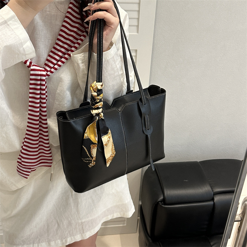 Fashion Splicing Handheld Tote Women's 2025 Summer New Style Silk Scarf Light Luxury Shoulder Commuter Underarm Bag