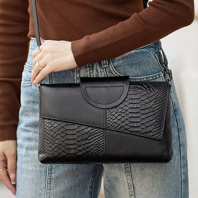 New trendy and high-end fashion exquisite small bag, niche women's large capacity crossbody bag