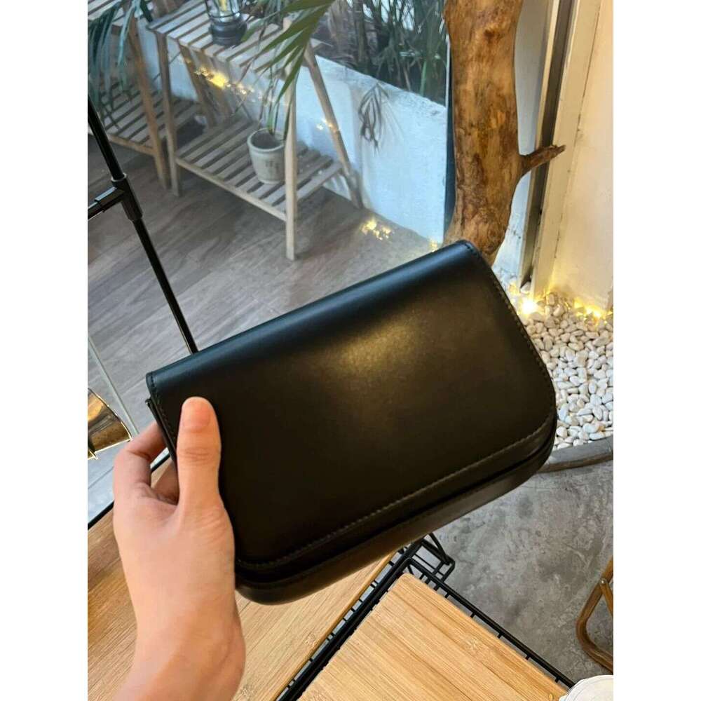 women 2025 new shiny leather high-end mobile phone, one shoulder exquisite outdoor tofu bag