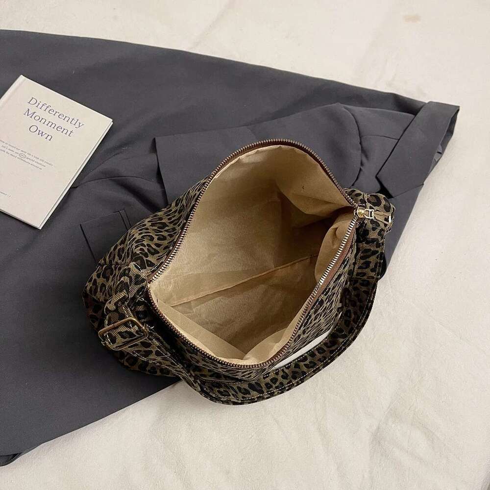 Trendy Casual Soft Textile Women's Shoulder Large Capacity Leopard Print Female Retro Crossbody Bag For Commute Outings