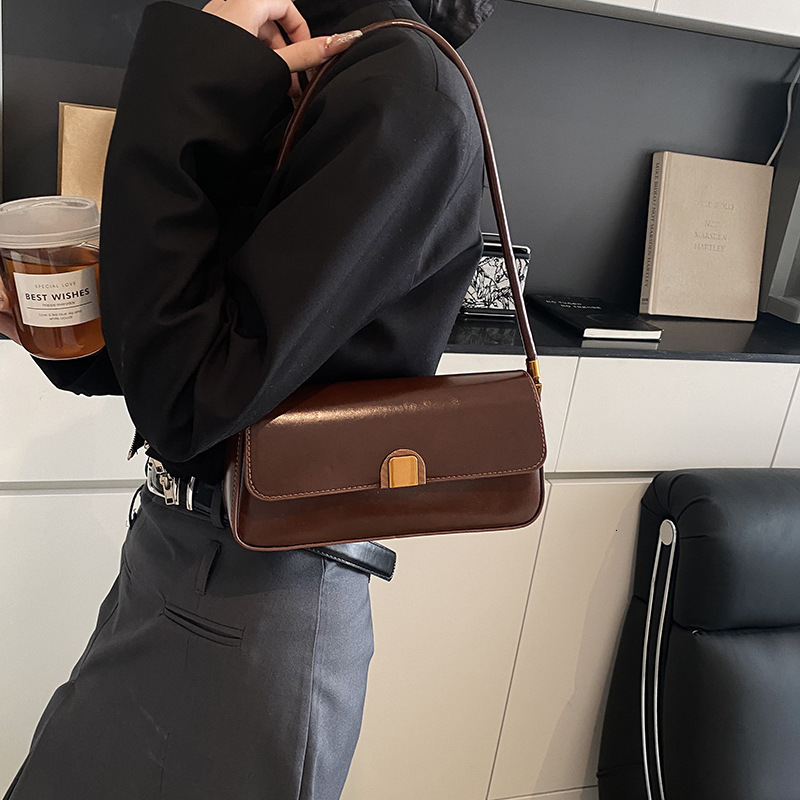 Spring niche women's bag, fashion sense, small square casual new style, versatile underarm trend 2025