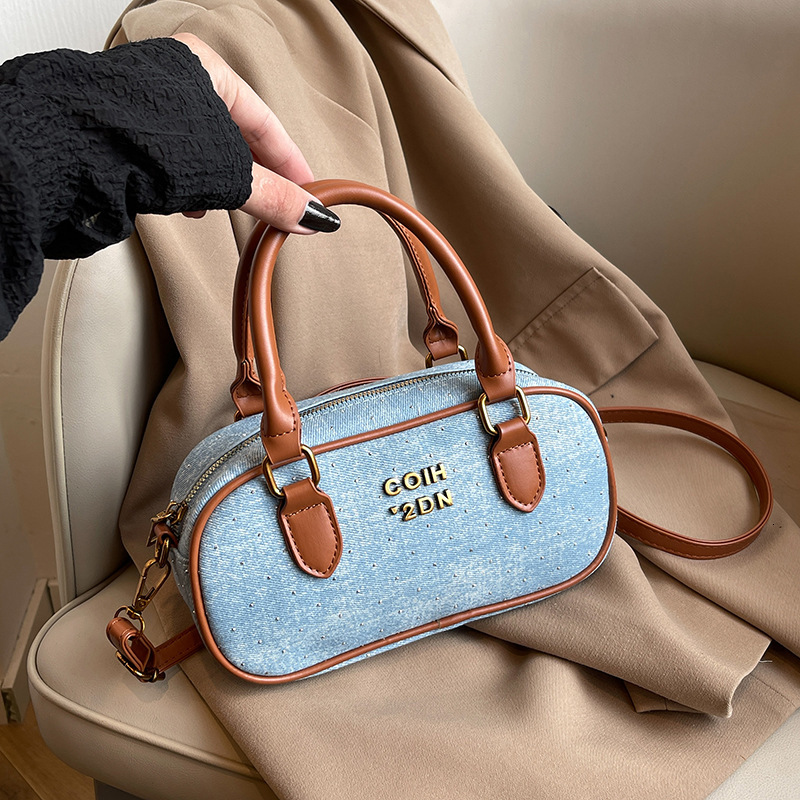 Women's 2025 New Edition, Small Unique Handheld Pillow Bag, Fashionable and Versatile, Single Cross Shoulder Bag