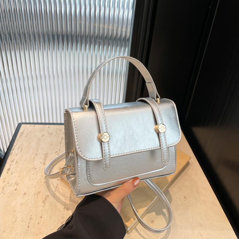 Delivery Designer Bag Commuting Texture Minimalist And Fashionable Handbag 2025 Winter New Versatile Ins Single Shoulder Crossbody Bag Small Square Ba