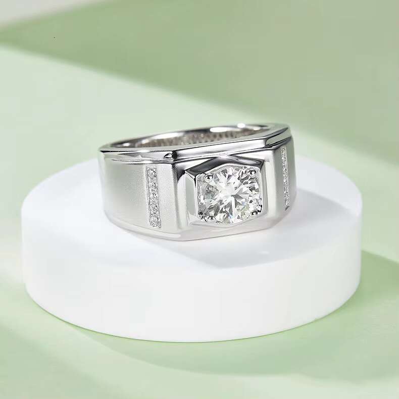 Hot Selling 9 Ct S925 Sterling Silver Mens Ring Colorful Moissanite with Temperament Gift