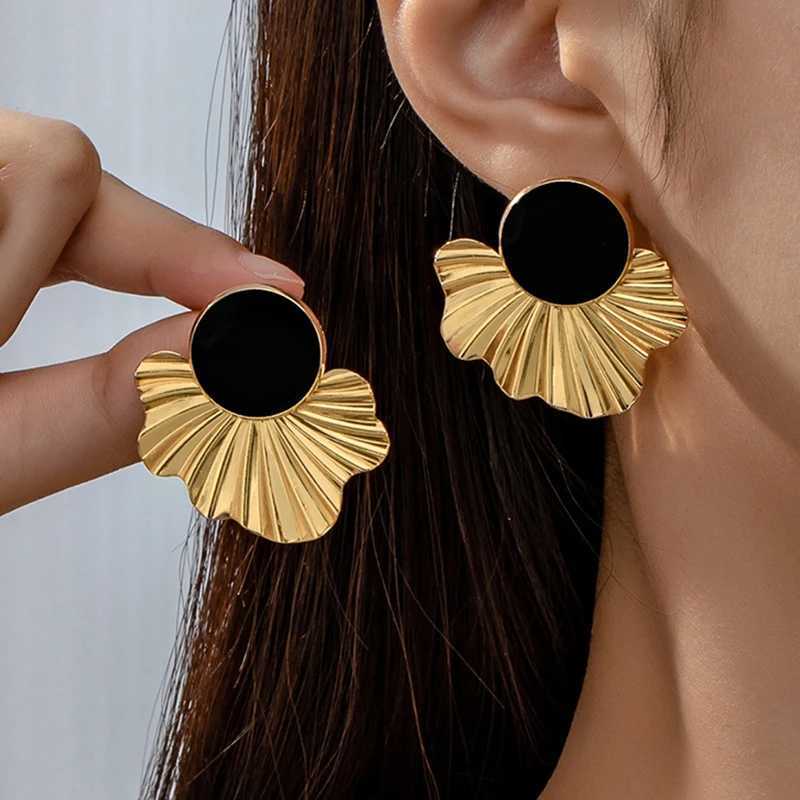 Leaf Shape Geometric Earrings Women Trend Fashion Jewelry Simple Exquisite Exaggerate Party Gifts Unique Accessories RG0264 Y250510