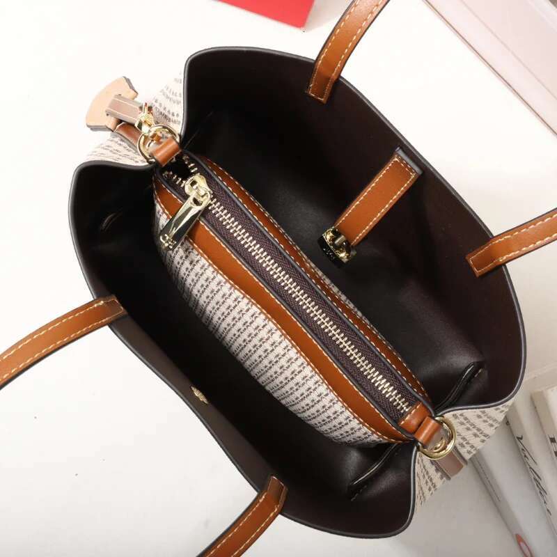 CH Premium Versatile Leather Crossbody Large Capacity Daily Commuter Tote Bag Letter Print Design Ladies Fashion