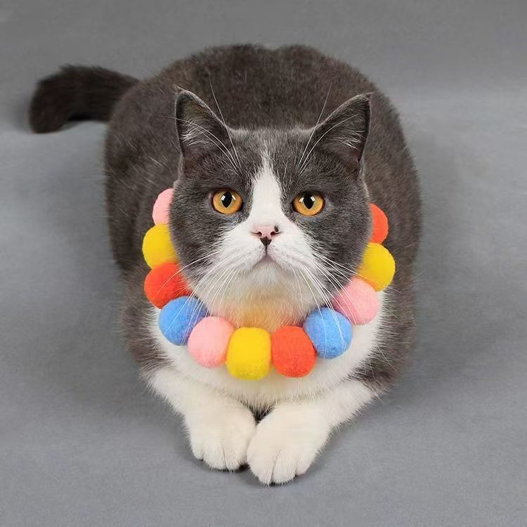 Silent Furry Ball Launcher Toy for Cats - Interactive Cat Entertainment Device