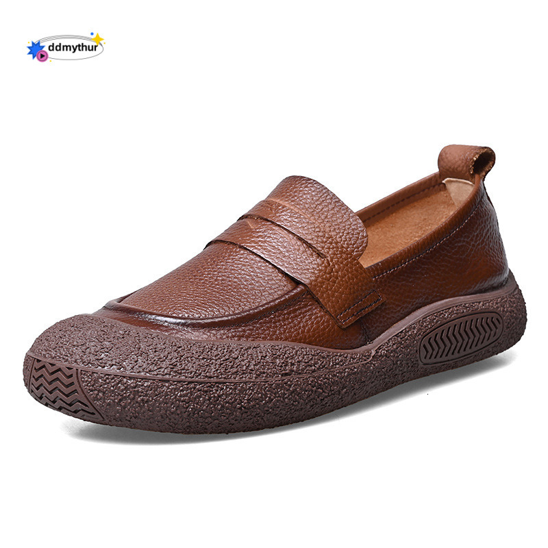 Spring women's 2025 new one foot kick big toe layer cowhide flat bottom mother's thick sole casual shoes for women ddmythur