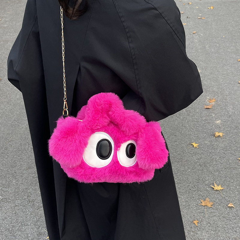 Cute cute for autumn and winter, women's 2025 new versatile crossbody bags, super popular hand-held furry bags