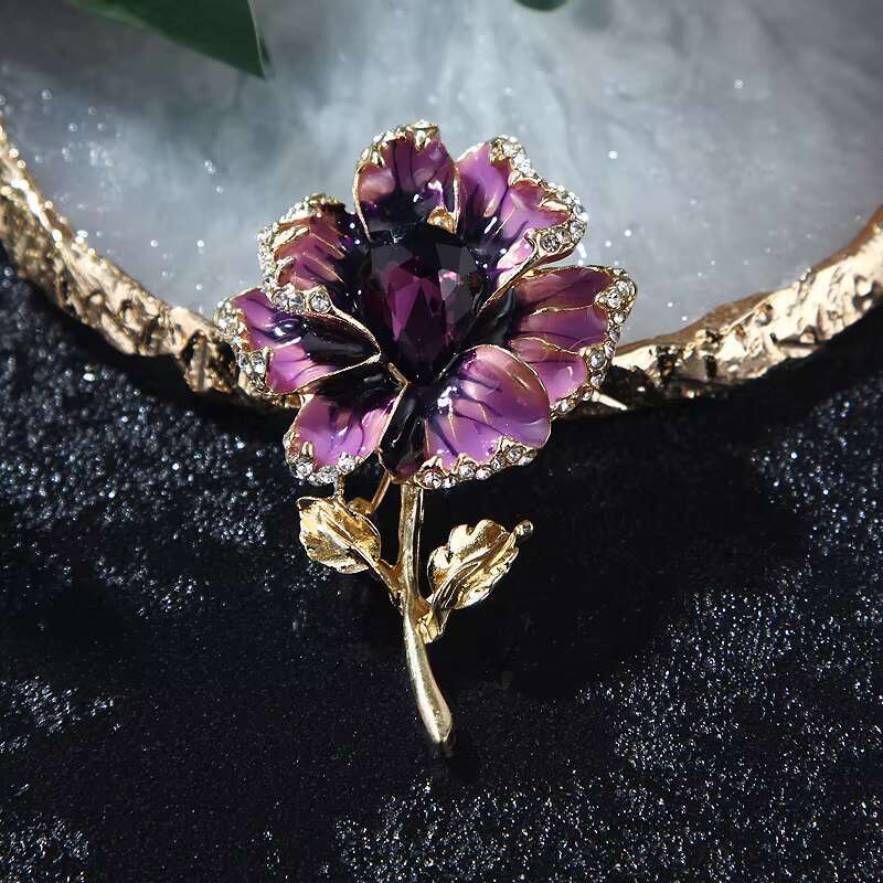 Luxury Crystal Rhinestones Flower Brooch Pin for Women Accessories
