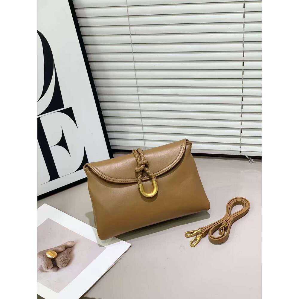 Designer New Smooth Leather Envelope Texture Handbag Liberta Knitted Commuter Shoulder Cross Bag