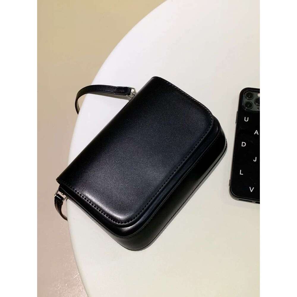 women 2025 new shiny leather high-end mobile phone, one shoulder exquisite outdoor tofu bag