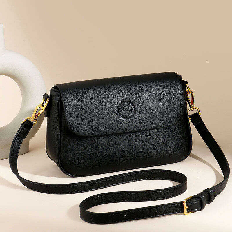Genuine leather 2025 single shoulder crossbody fashionable and versatile large capacity women's small bag
