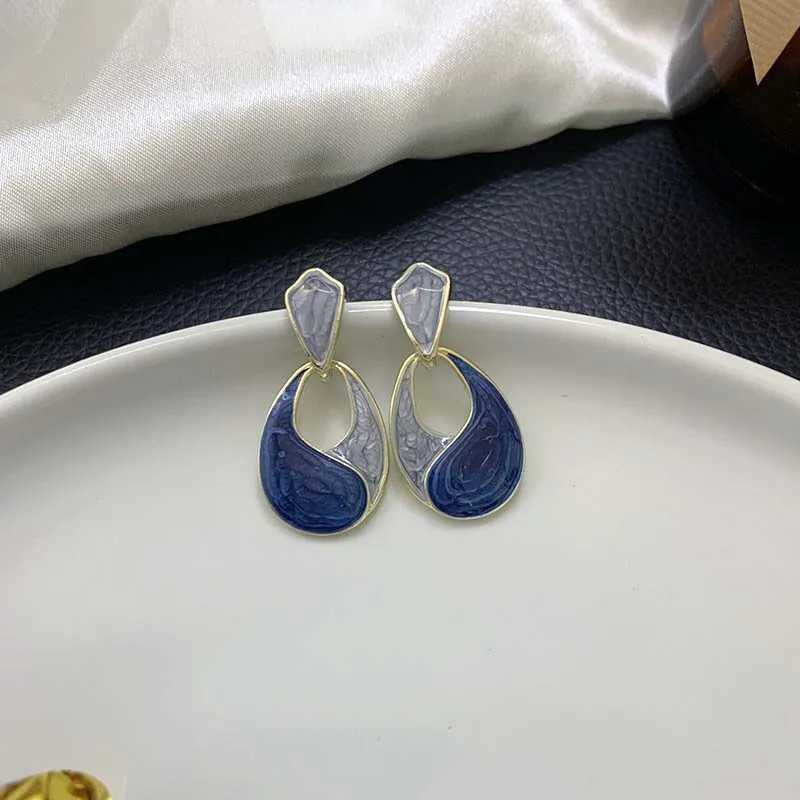 Vintage Blue Enamel Water-Drop Dangle Earrings for Women Elegant Geometric Hollow Drop Earring Wedding Party Jewelry Accessories Y250510