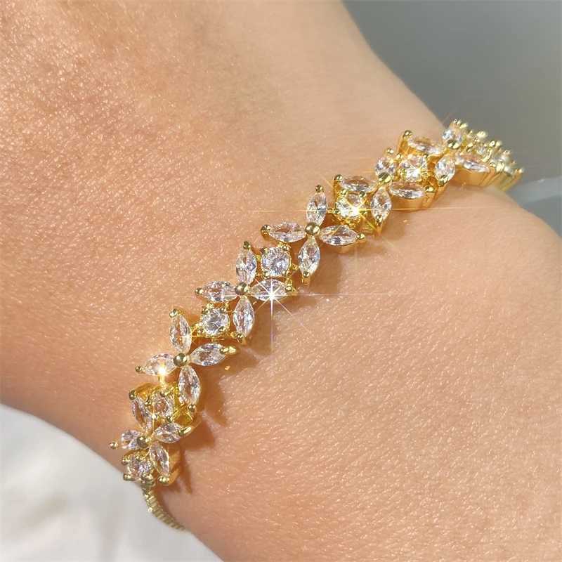Classic Shiny Clear Zircon Flowers Adjustable Charm Bracelets for Women in Silver Color Fashion Wedding Jewelry XJ250707