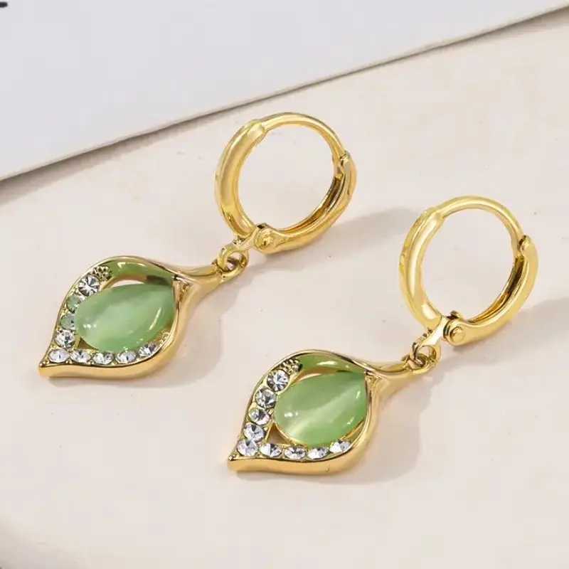 New Green Color Water Drop Cat Eye Stone Dangle Earrings for Women Fashion Temperament Earring Girl Gift Wedding Party Jewelry Y250510