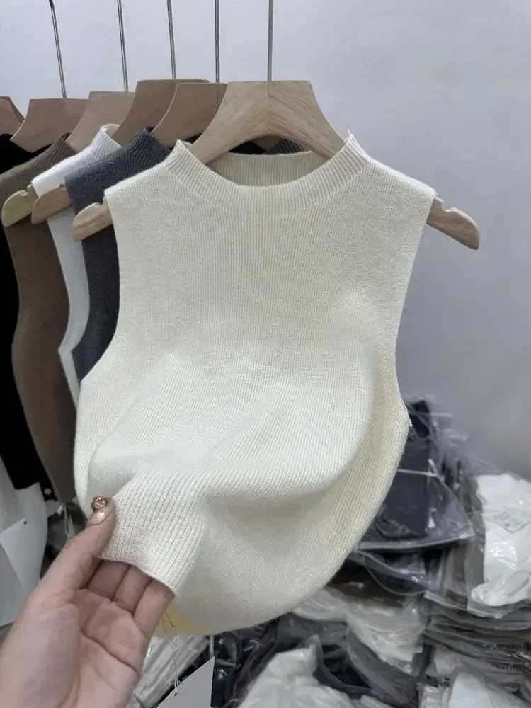 Womens knitted Y2K vest ultrathin sweater for summer and autumn short sleeved solid spring zipper tight fitting tube top 250506