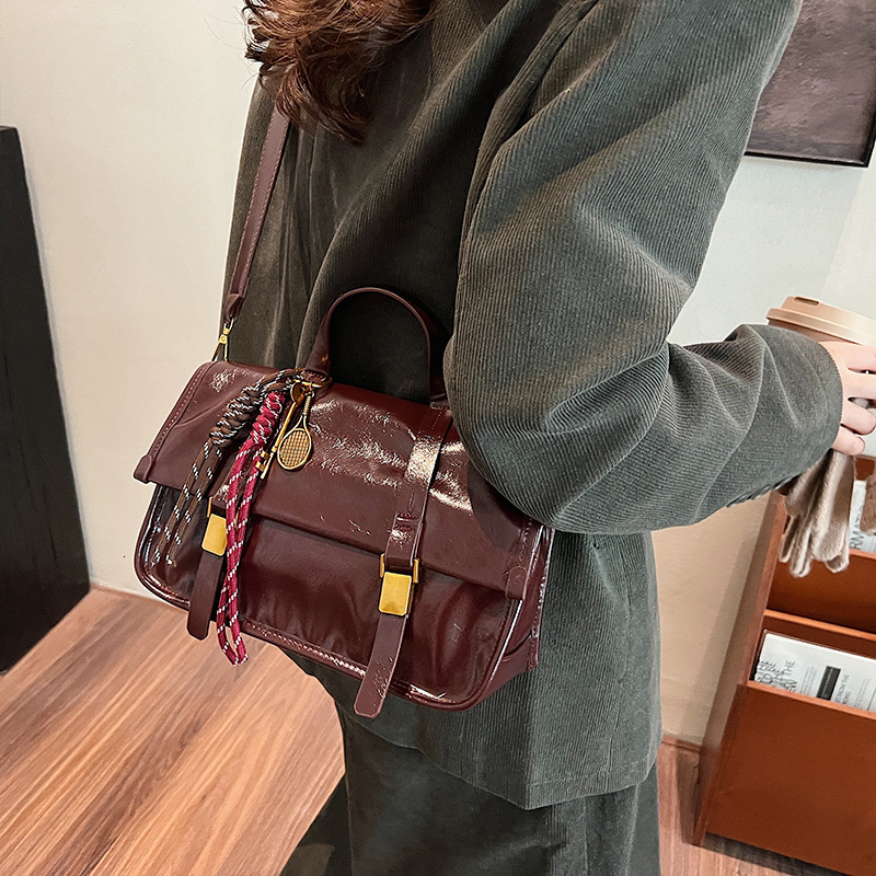 2025 new high-end handbag, large capacity bag, women's commuting single shoulder crossbody bag