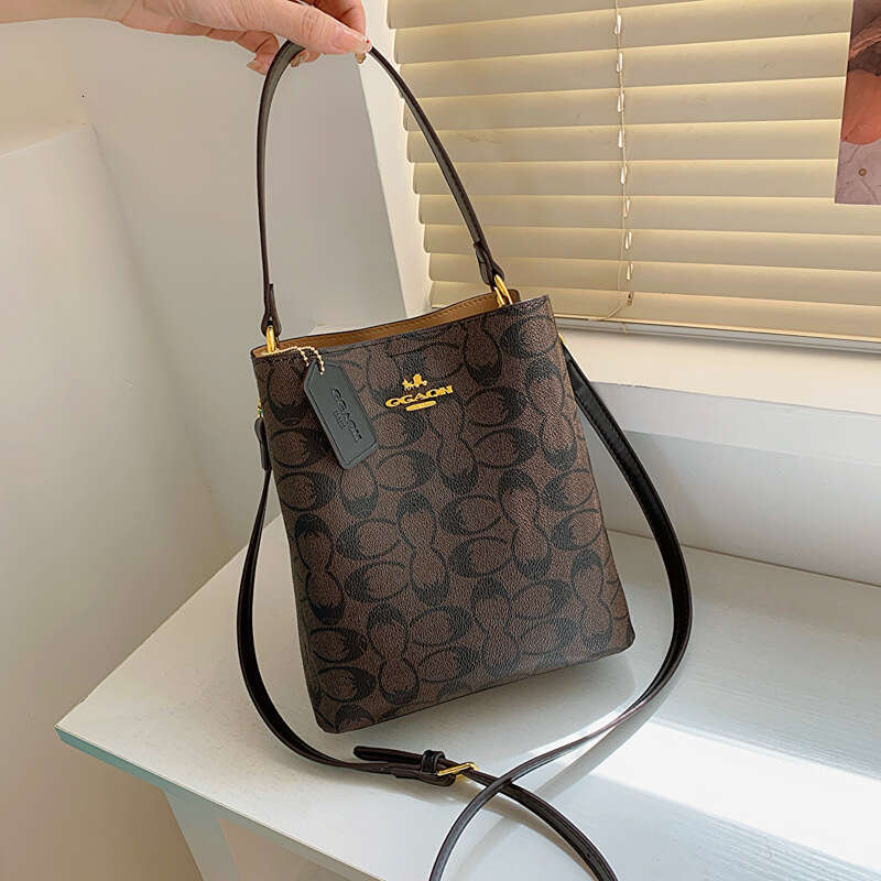 2025 Autumn/Winter New Bucket Women's Fashion Printed Handbag Versatile Large Capacity Shoulder Bag