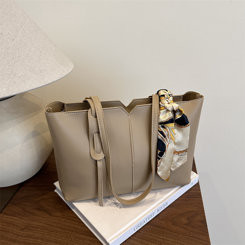 Fashion Splicing Handheld Tote Women's 2025 Summer New Style Silk Scarf Light Luxury Shoulder Commuter Underarm Bag