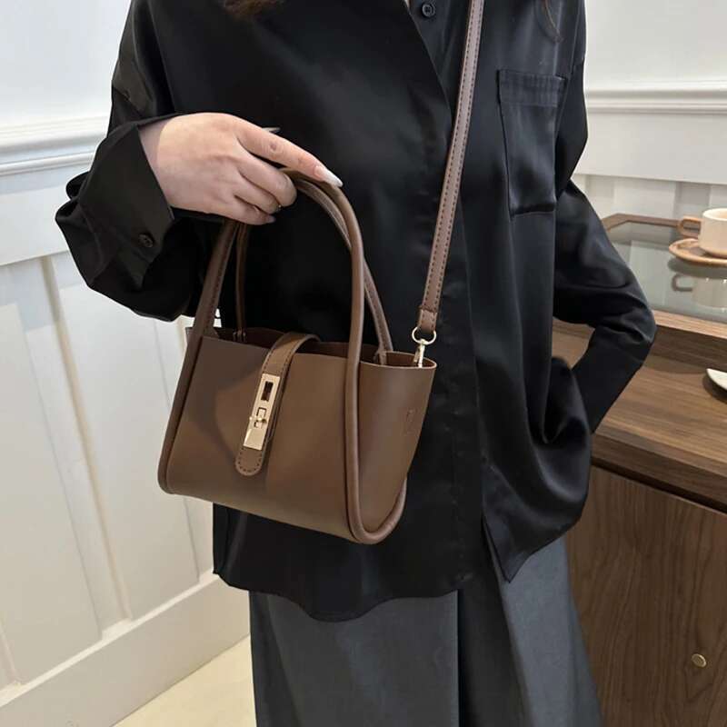 2025 Fashion Female Shoulder Handbag Niche Design Senior Sense Crossbody Bucket Bag Explosive Vegetable Basket Style