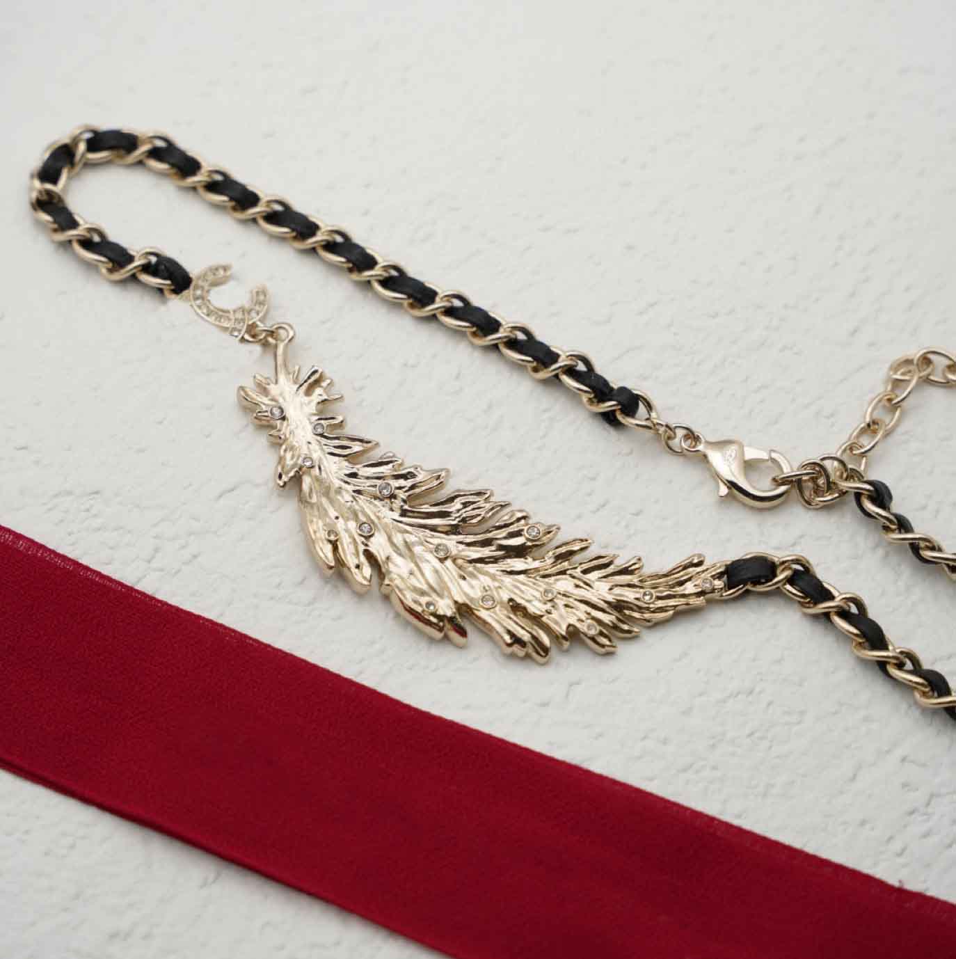 2025 Luxury quality charm pendant necklace with diamond and black genuine leather in 18k gold plated have stamp box PS6617A
