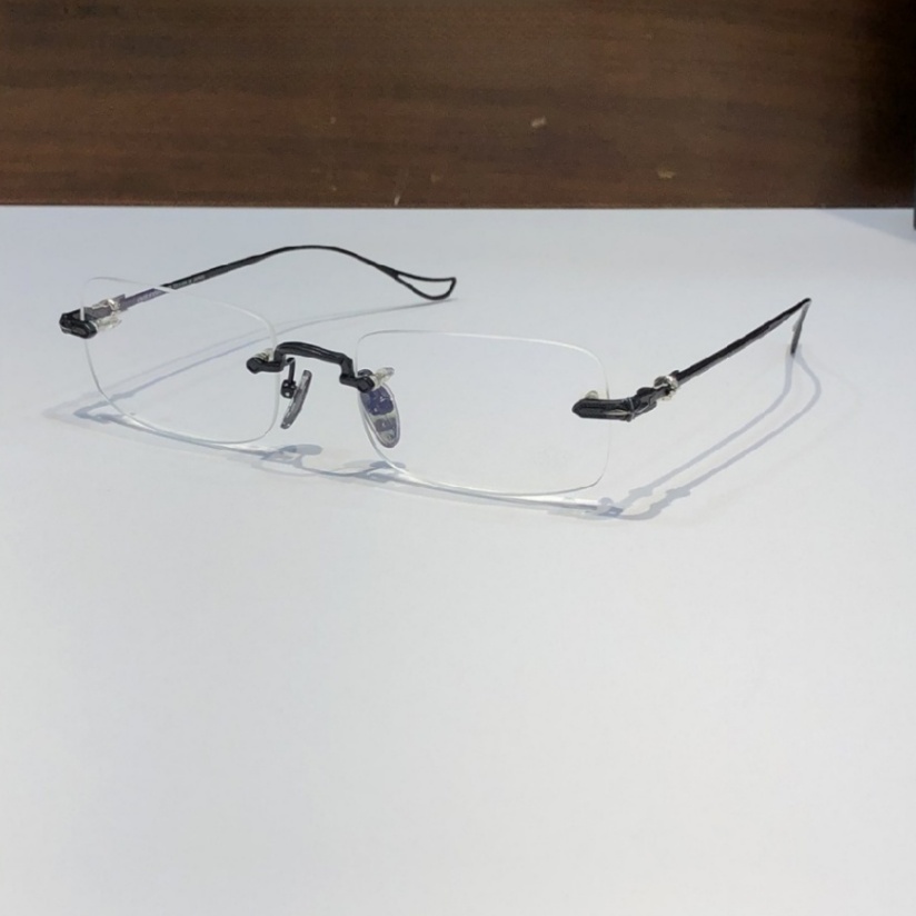 High Quality Men optical glasses Classic Luxury Designer Women eyeglass Titanium Punk Business Design Prescription Spectacle Frames with box SINNERGAS