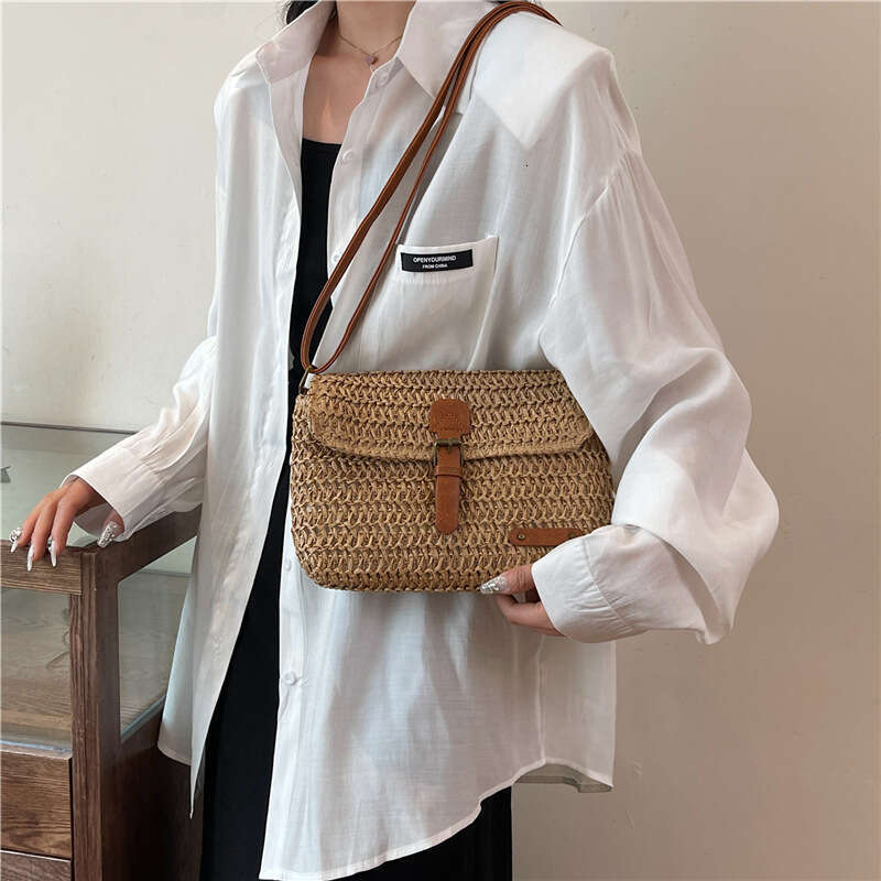 Summer Fresh and Fashionable Beach Small for Women 2025 New Internet Celebrity Straw Woven Crossbody Bag