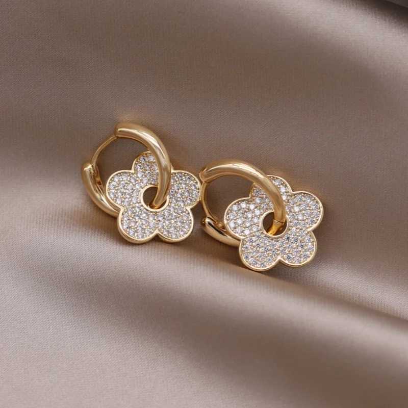 South Korea new design fashion jewelry 14K gold plated zircon five-petal flower earrings elegant womens daily work accessories Y250510