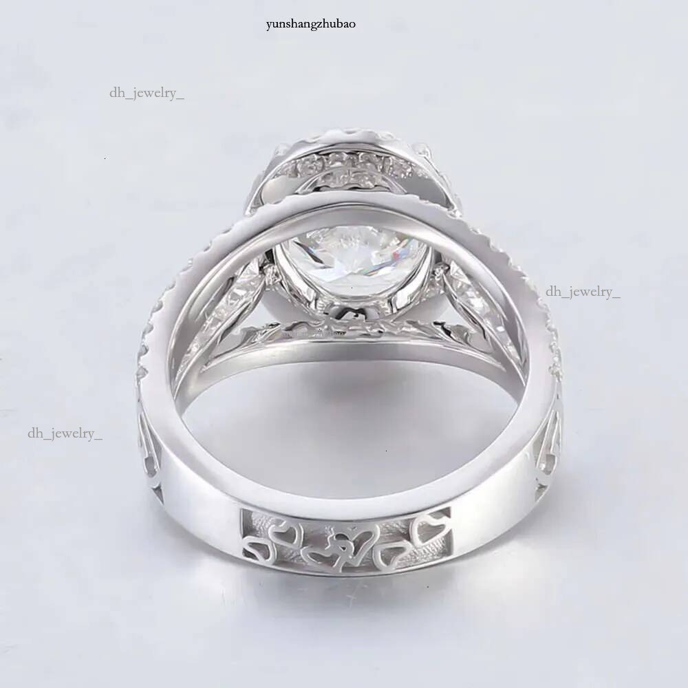Oval Shape Cluster Dia Moissanite VVS DEF Wedding Rings With 3 rows Paved stones Sier 10K 14K Gold Engagement ring