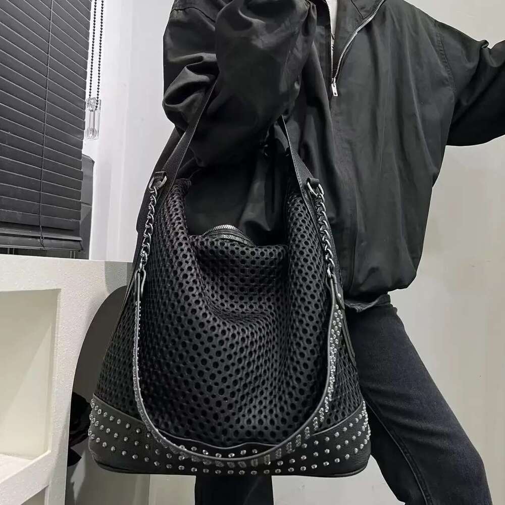 Designer Bag 2025 Ladies' Fashion Y2k Spicy Girl Large Capacity Retro Rivet Splicing Diagonal Cross Shoulder Bag Luxury Bag